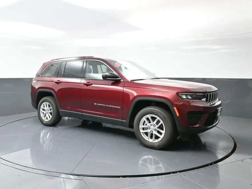 2025 Jeep Grand Cherokee Laredo photo 1