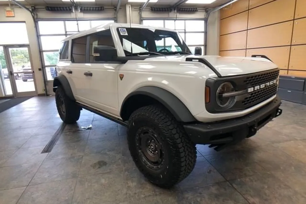 2025 Ford Bronco Badlands photo 1