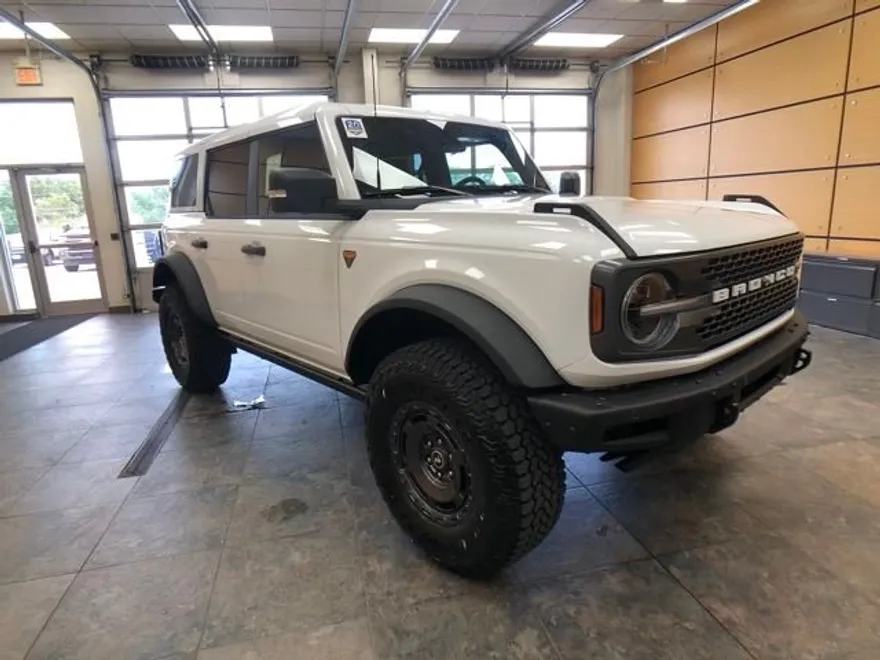 2025 Ford Bronco Badlands photo 1