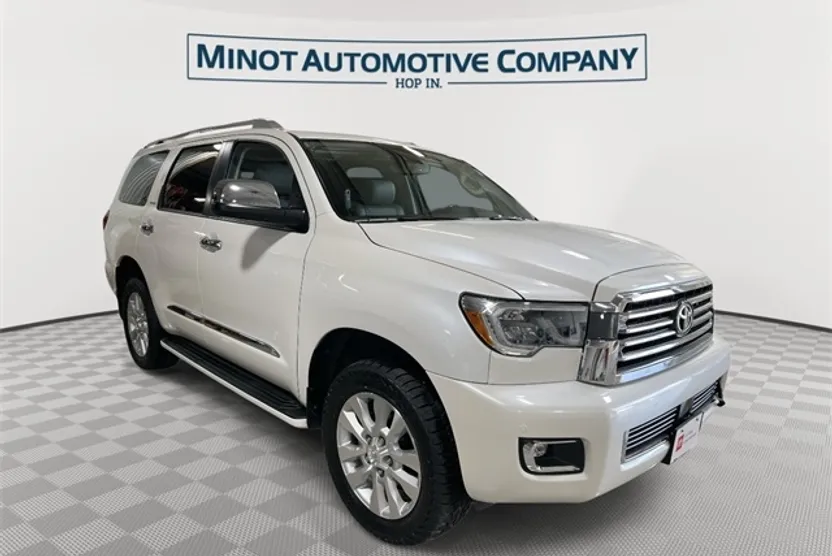 2019 Toyota Sequoia Platinum photo 1
