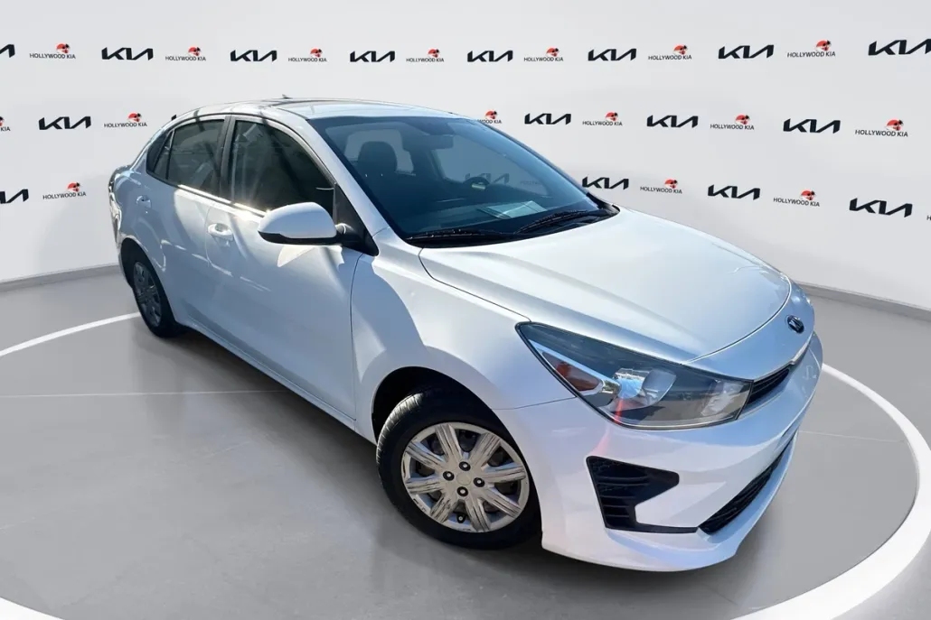 2021 Kia Rio S photo 1