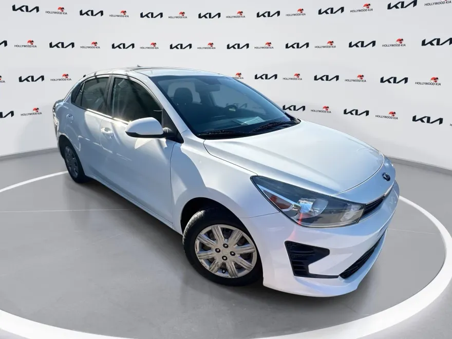 2021 Kia Rio S photo 1