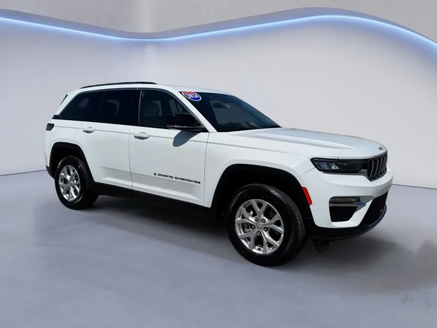 2024 Jeep Grand Cherokee Limited photo 1