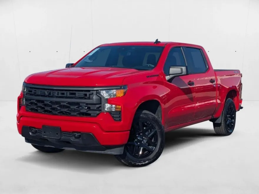 2024 Chevrolet Silverado 1500 Custom photo 1