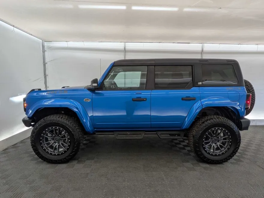 2023 Ford Bronco Wildtrak photo 1