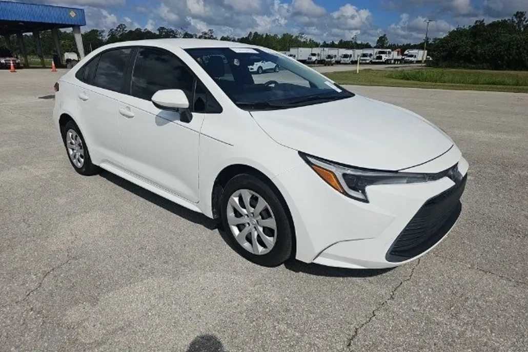 2023 Toyota Corolla Hybrid LE photo 1