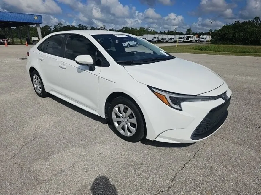 2023 Toyota Corolla Hybrid LE photo 1