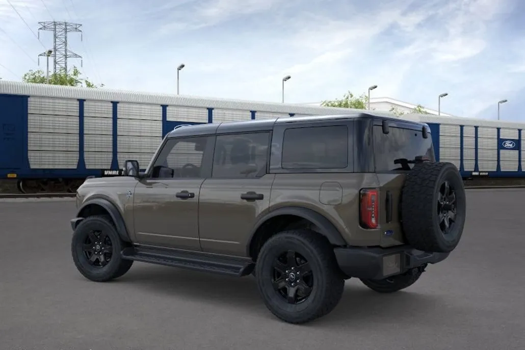 2025 Ford Bronco Outer Banks photo 1