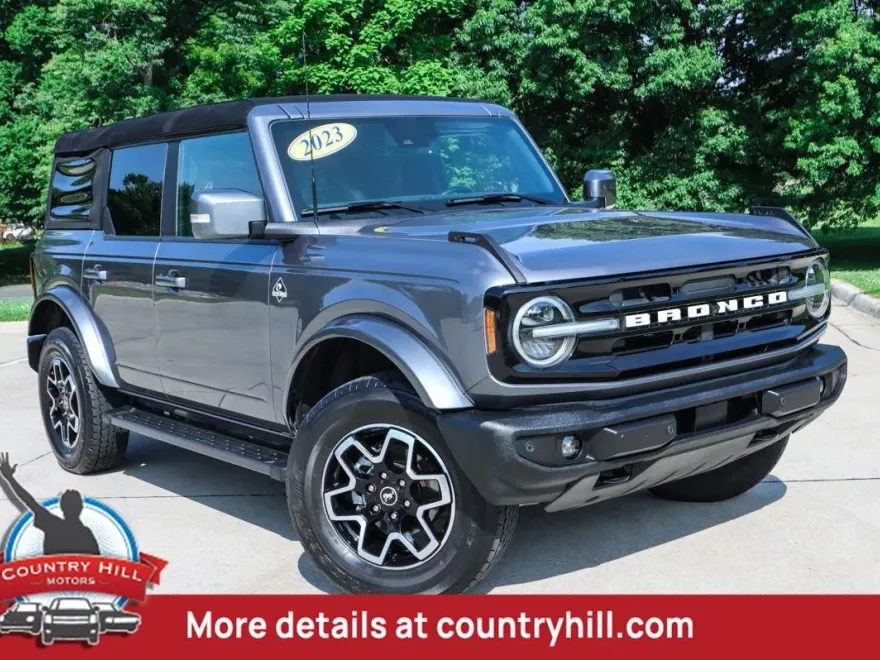 2023 Ford Bronco Outer Banks photo 1
