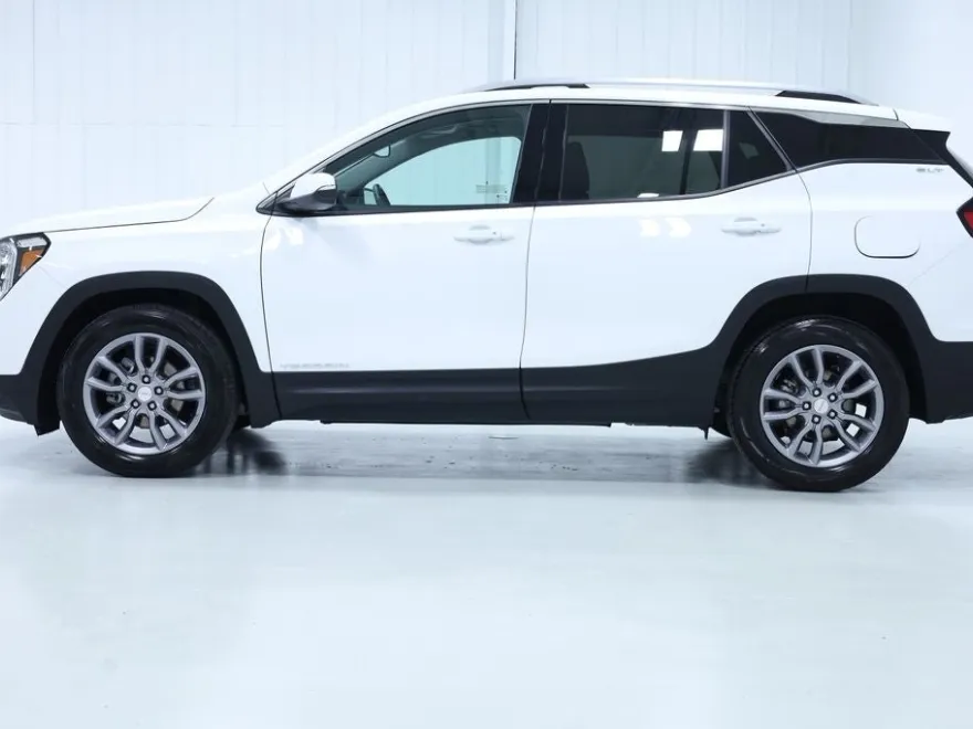 2024 Gmc Terrain SLT photo 1