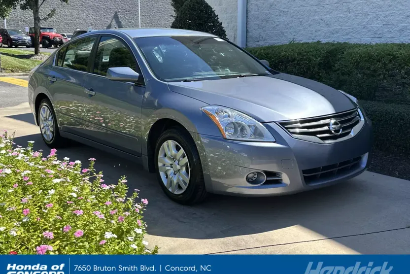 2012 Nissan Altima 2.5 S photo 1