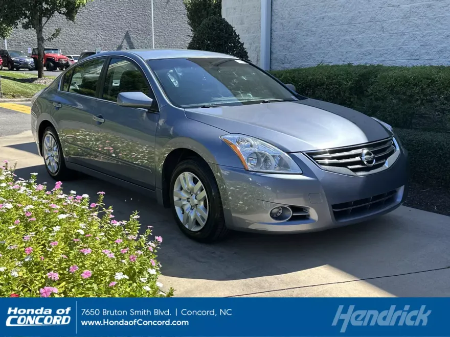 2012 Nissan Altima 2.5 S photo 1