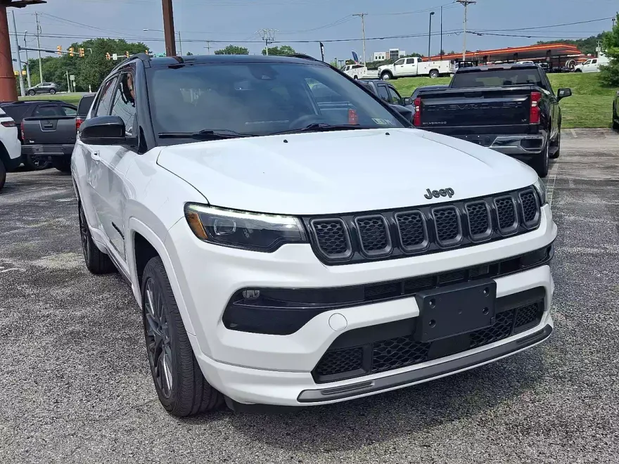 2023 Jeep Compass Limited High Altitude photo 1