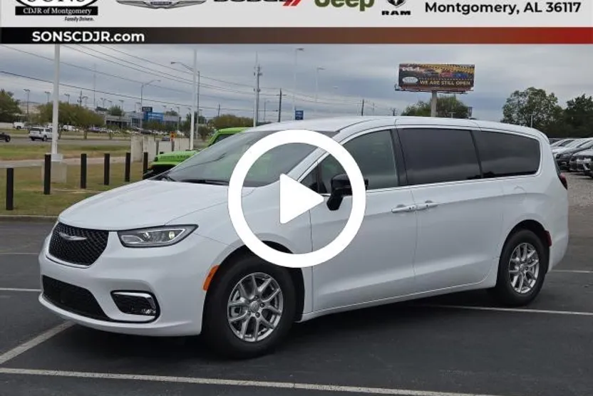 2026 Chrysler Pacifica photo 1