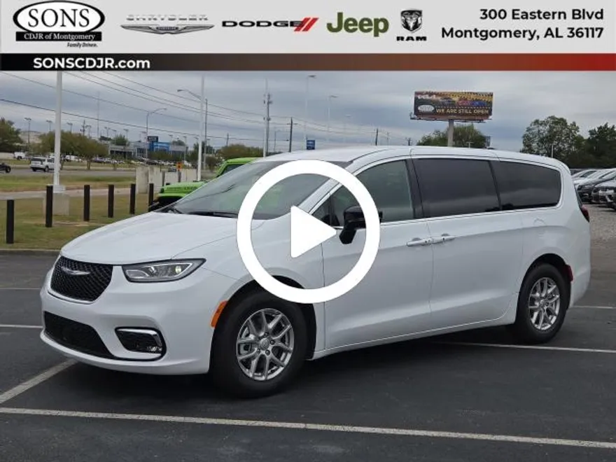 2026 Chrysler Pacifica photo 1