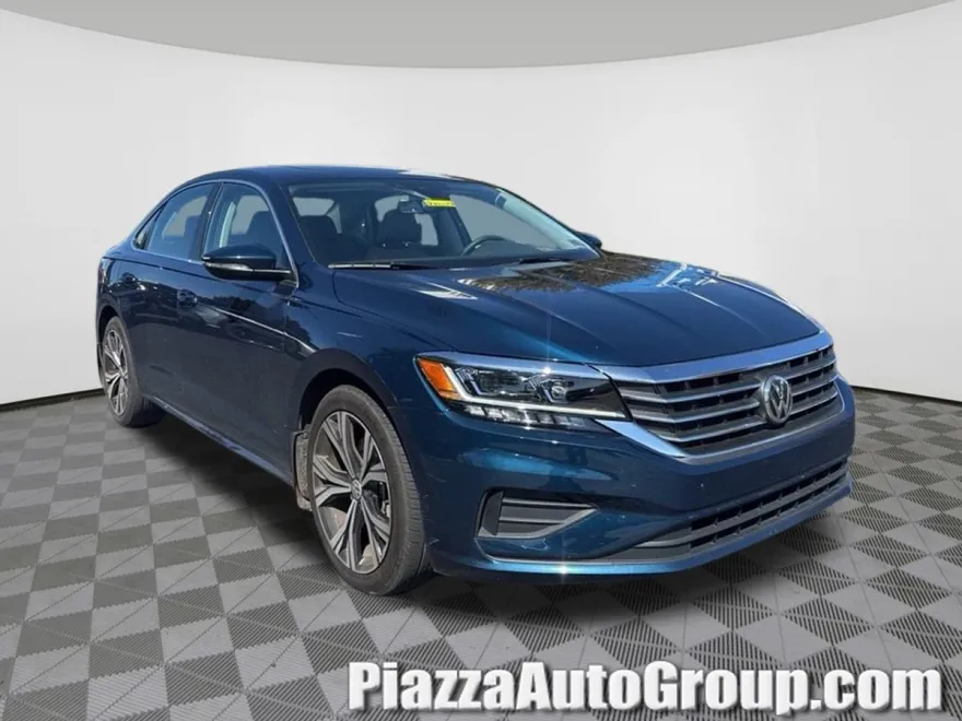 2021 Volkswagen Passat 2.0T SE photo 1