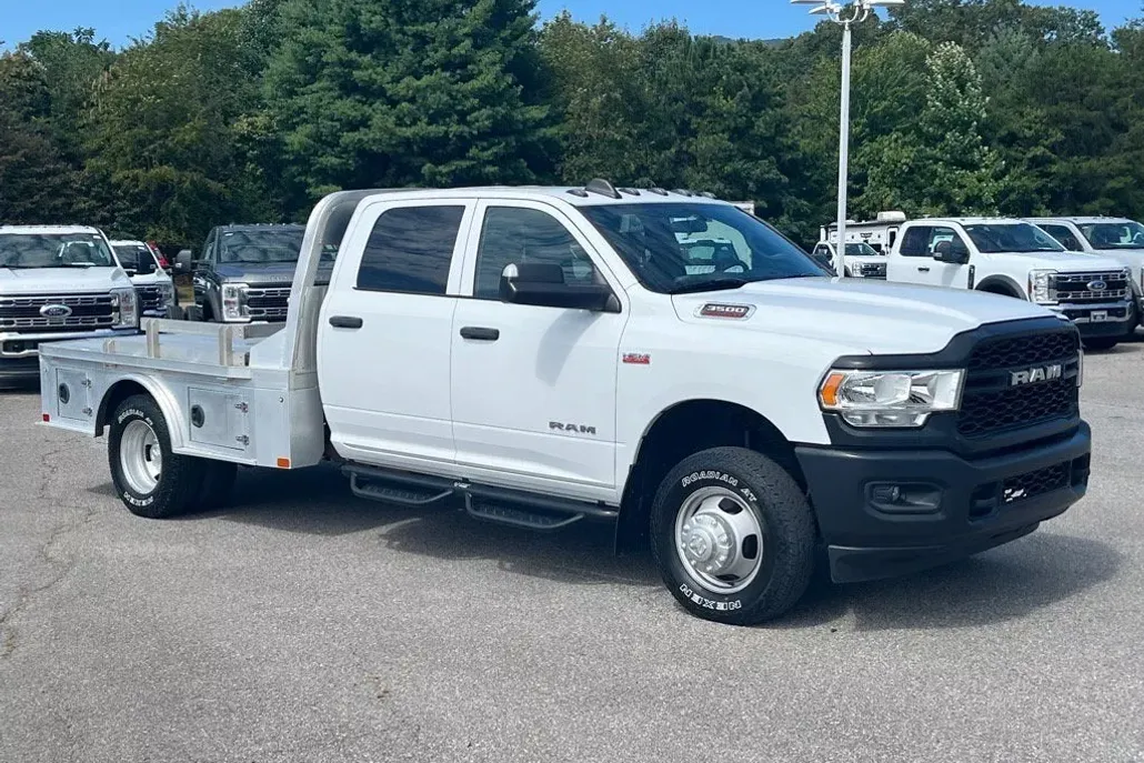 2021 Ram 3500 Tradesman photo 1