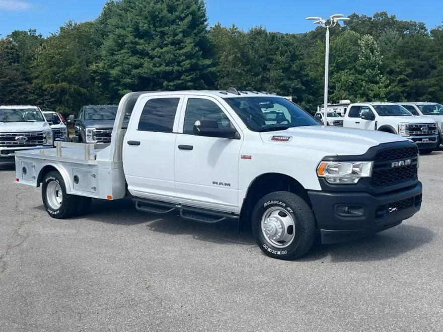 2021 Ram 3500 Tradesman photo 1