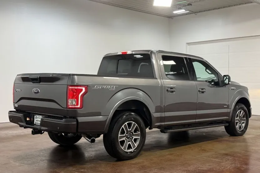 2017 Ford F-150 XLT photo 1