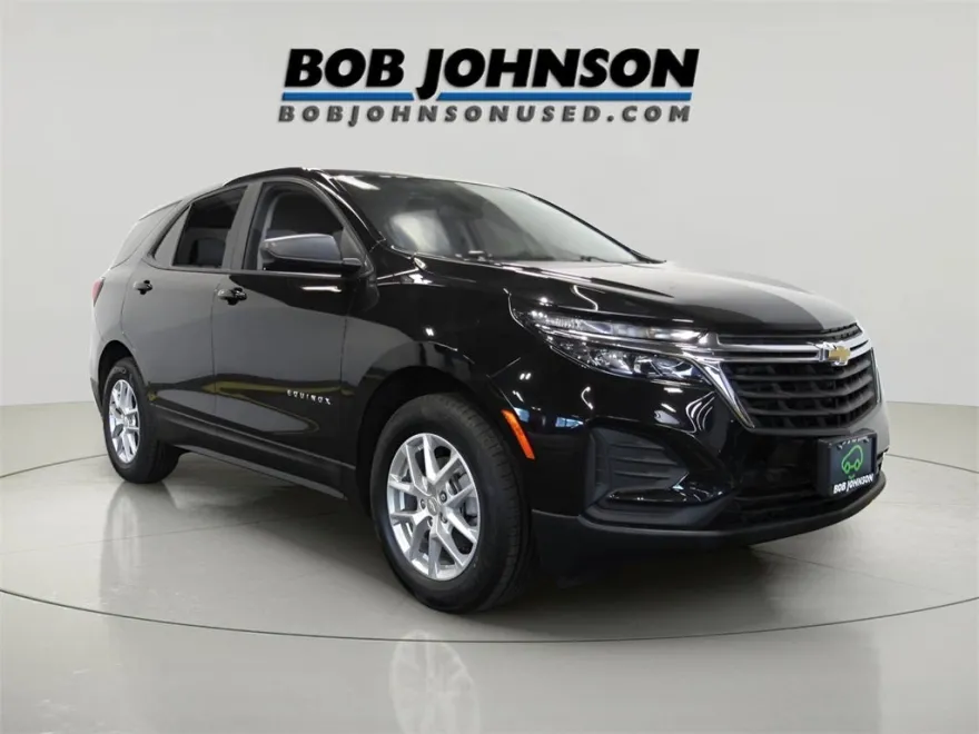 2023 Chevrolet Equinox LS photo 1
