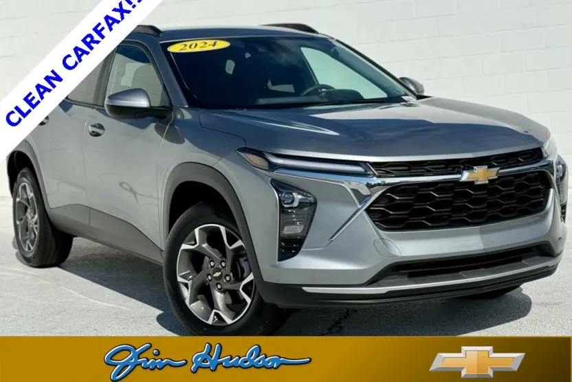 2024 Chevrolet Trax LT photo 1