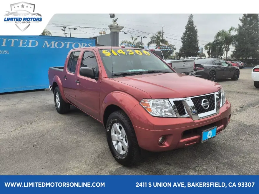 2013 Nissan Frontier SV photo 1