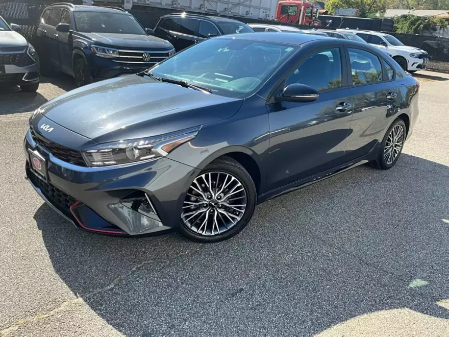 2023 Kia Forte GT-Line photo 1