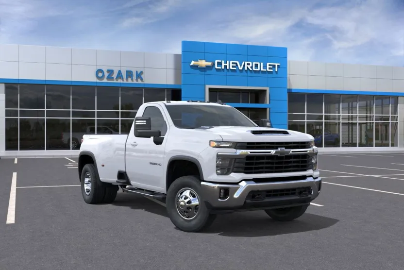 2026 Chevrolet Silverado 3500HD LT photo 1