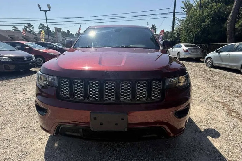 2020 Jeep Grand Cherokee Laredo photo 1