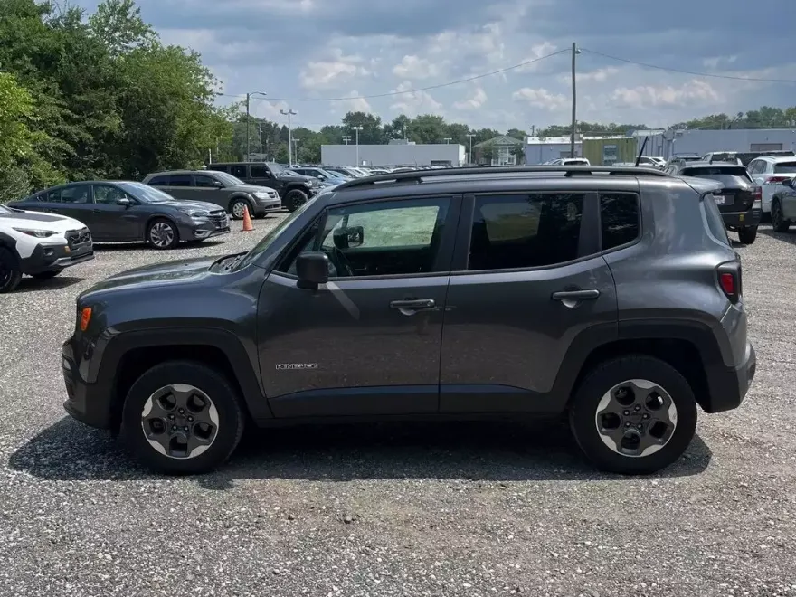 2017 Jeep Renegade Sport photo 1