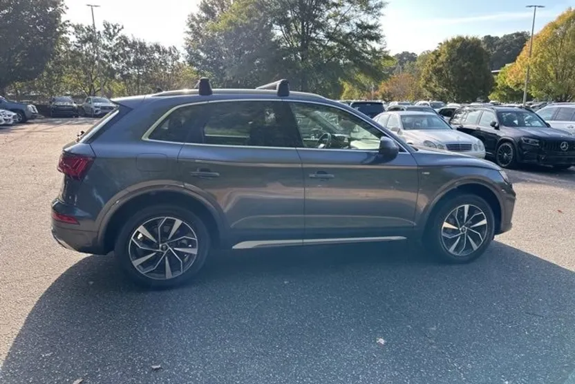2022 Audi Q5 45 S line Premium photo 1