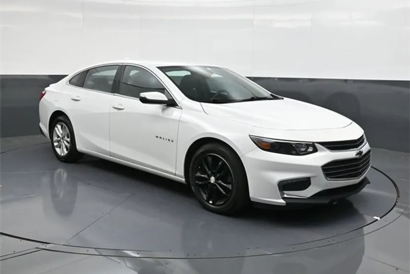 2018 Chevrolet Malibu 1LT photo 1