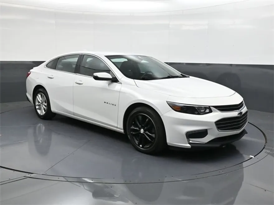 2018 Chevrolet Malibu 1LT photo 1