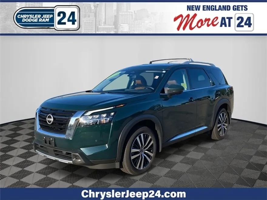 2024 Nissan Pathfinder Platinum photo 1