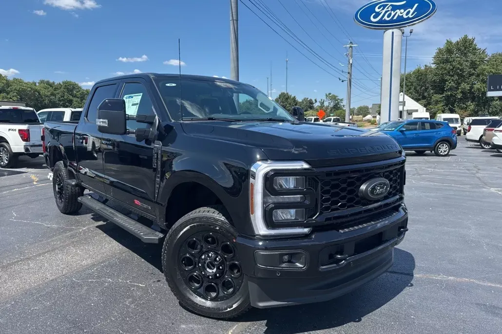 2025 Ford F-350 Lariat photo 1
