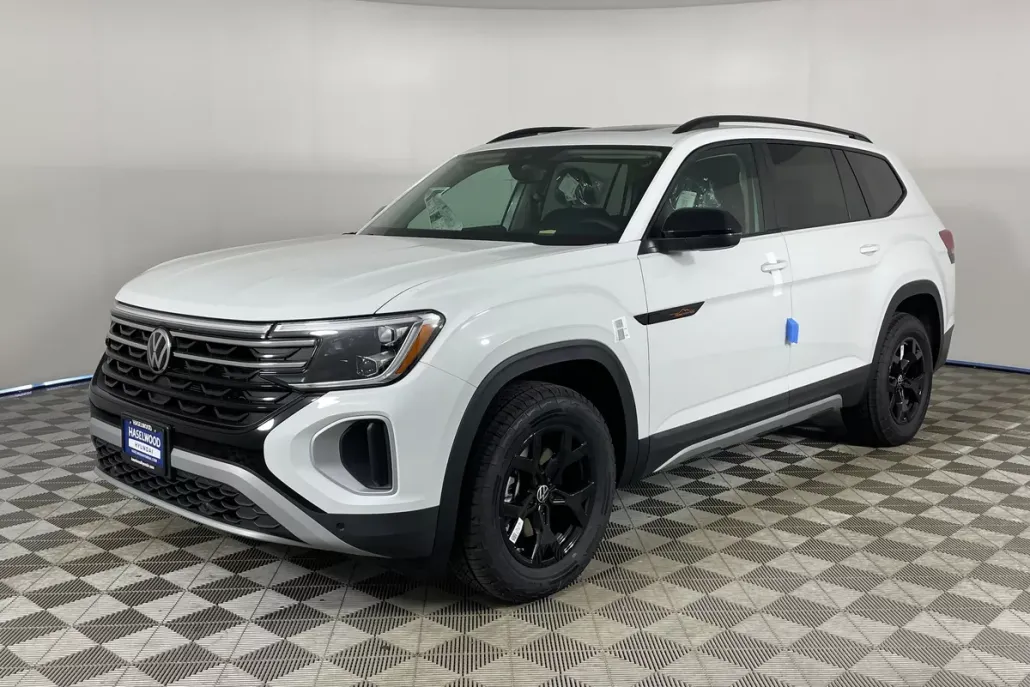 2025 Volkswagen Atlas Peak Edition SE photo 1