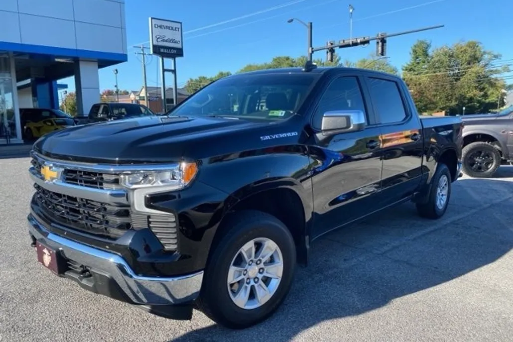 2023 Chevrolet Silverado 1500 LT photo 1