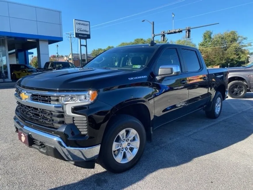 2023 Chevrolet Silverado 1500 LT photo 1
