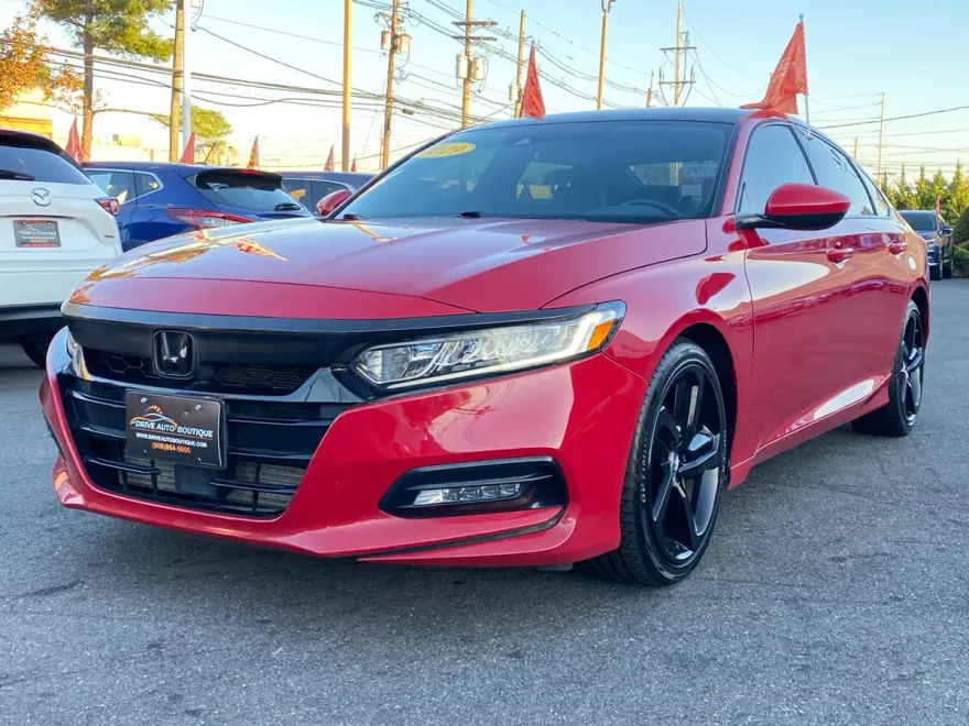 2019 Honda Accord Sport photo 1