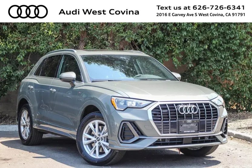 2022 Audi Q3 S line Premium photo 1