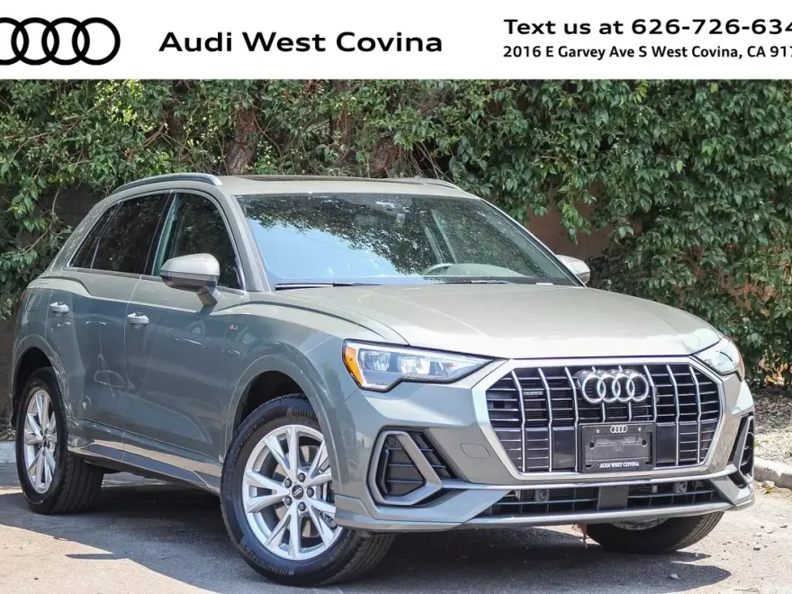 2022 Audi Q3 S line Premium photo 1