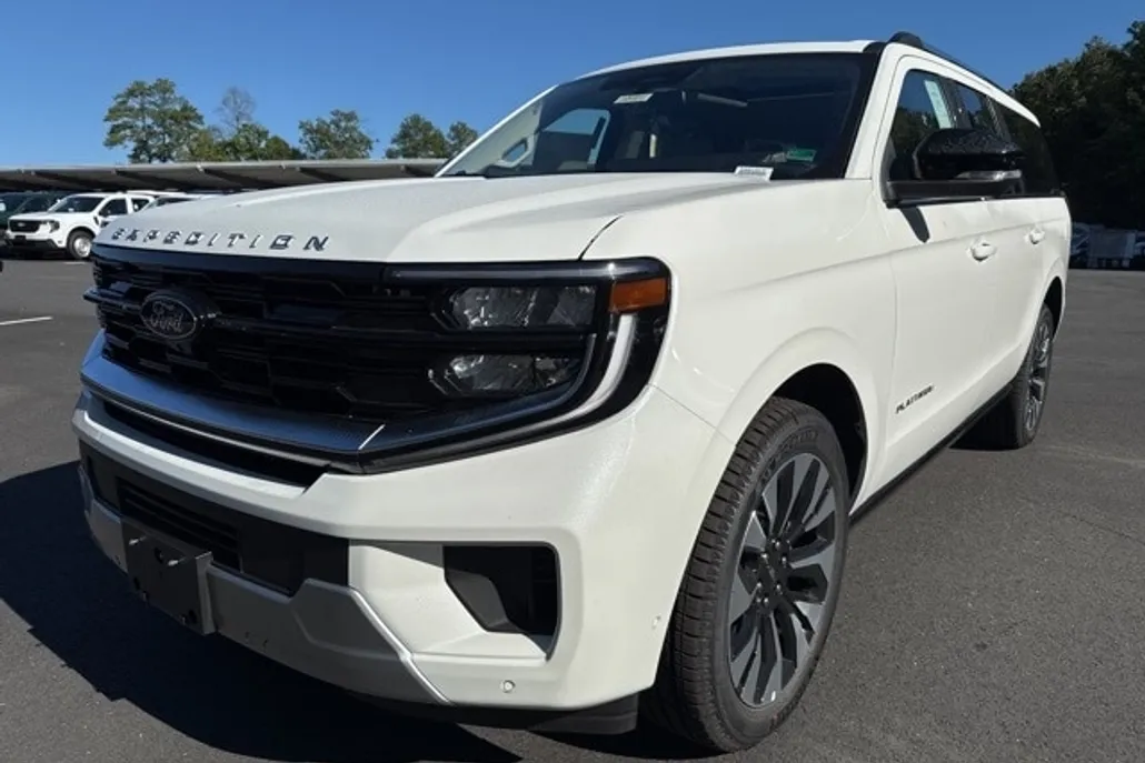 2025 Ford Expedition MAX Platinum photo 1