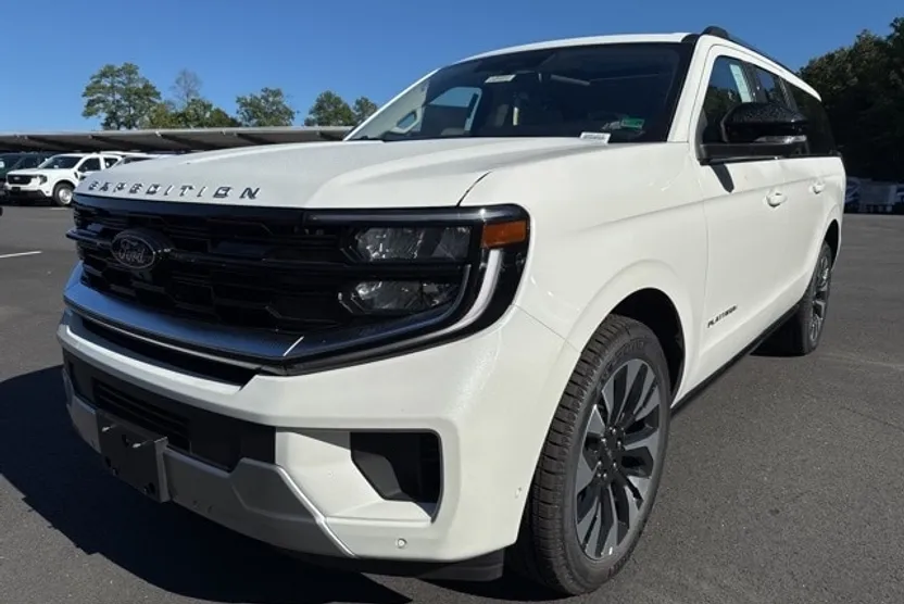 2025 Ford Expedition MAX Platinum photo 1