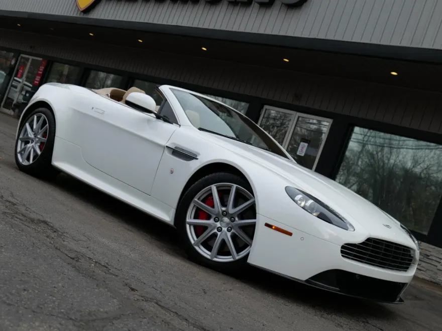 2015 Aston Martin V8 Vantage S photo 1