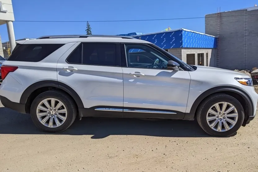 2020 Ford Explorer Limited photo 1