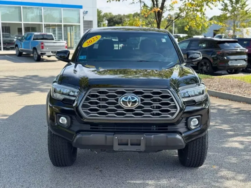 2023 Toyota Tacoma 4x4 SR photo 1