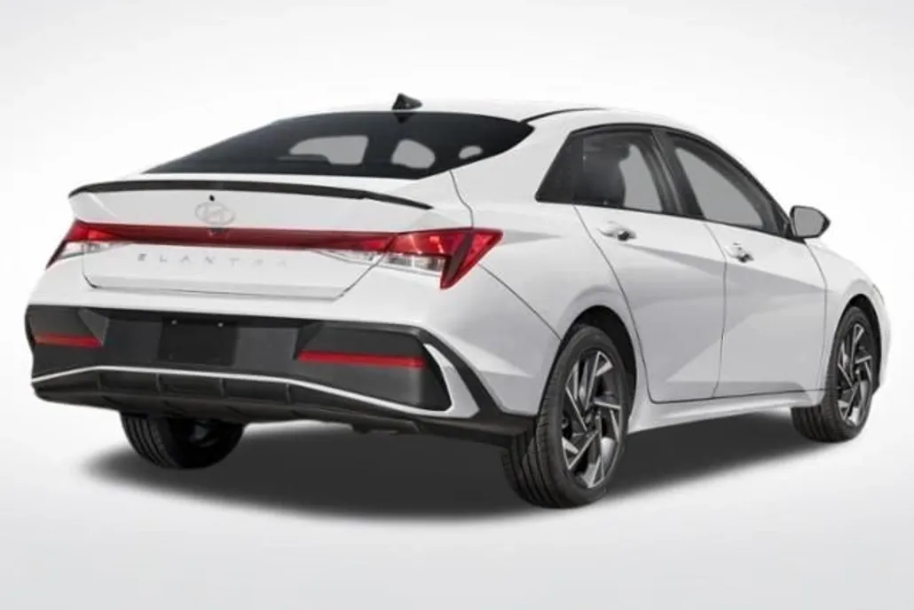 2025 Hyundai Elantra SEL Sport photo 1