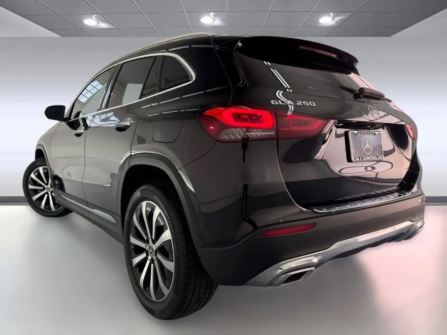 2021 Mercedes Benz GLA 250 photo 1