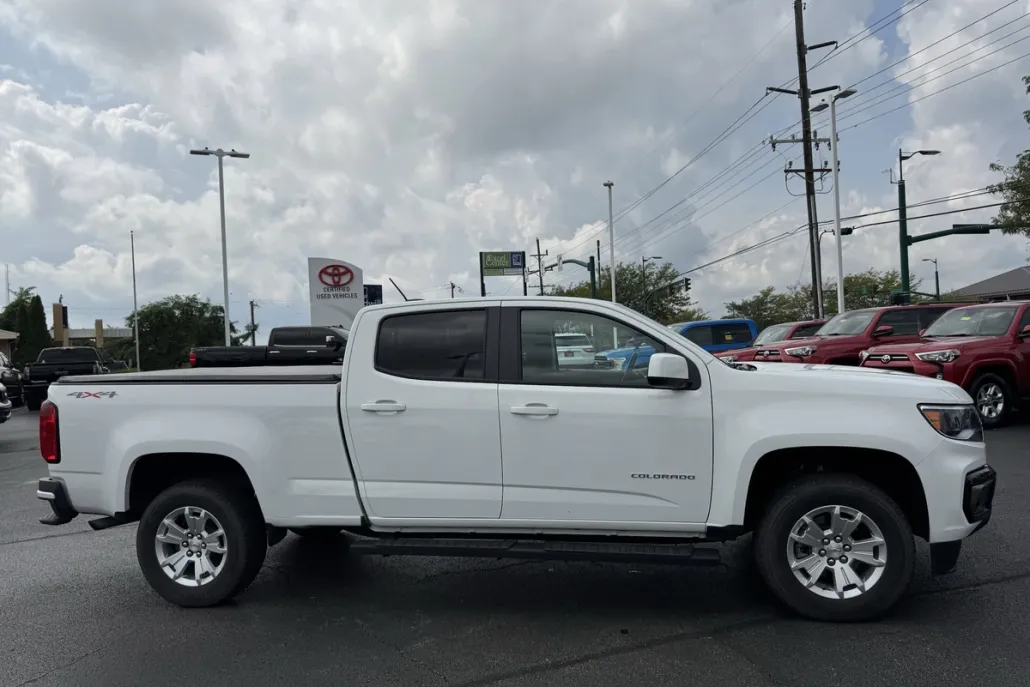2022 Chevrolet Colorado LT photo 1