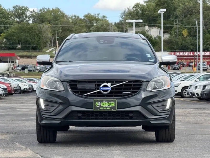2015 Volvo XC60 T6 R-Design Platinum photo 1